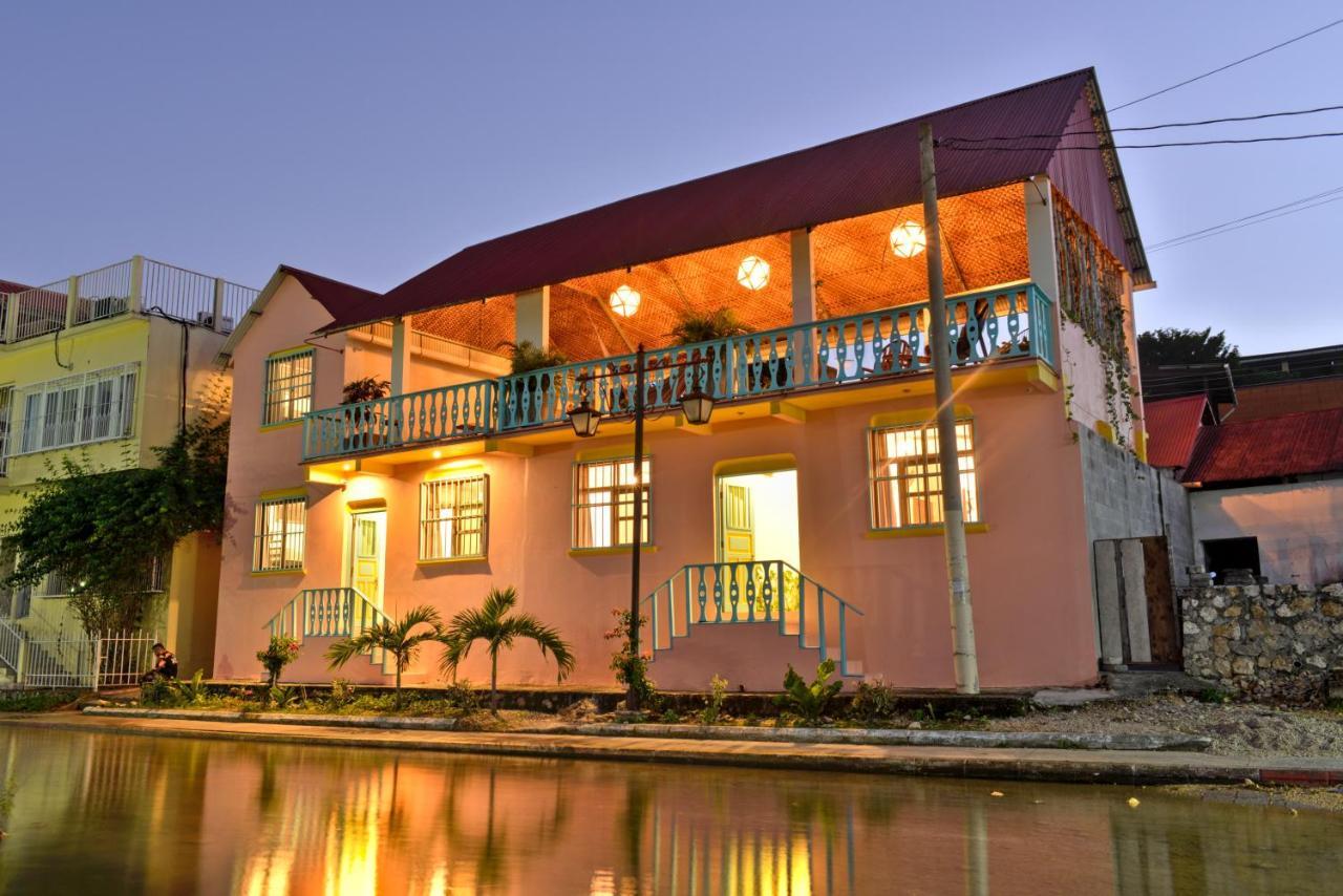 Hostal Don Cenobio Flores Kültér fotó